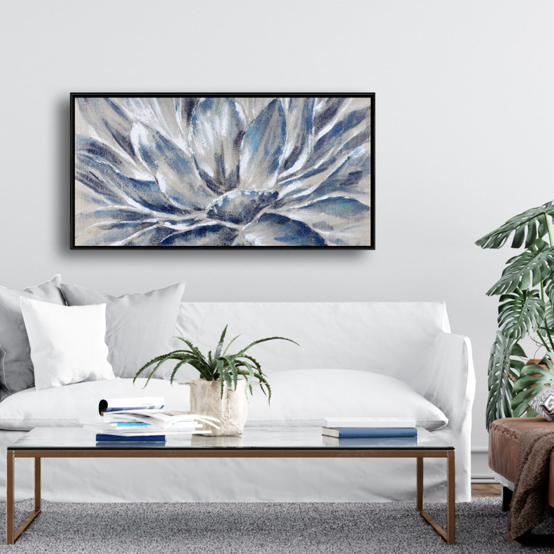 Blue And Gray Flower Print On Canvas, H 48 po x l 24 po