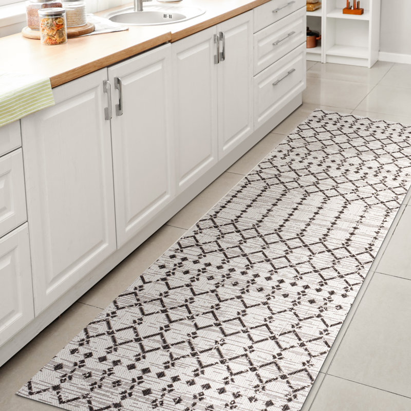 Tapis d'intérieur / extérieur Crompton, Tapis de couloir 2 pi 2 po x 10 pi, Crème/noir