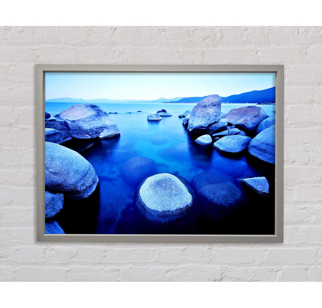 Blue Tranquil Ocean Rocks Gerahmter Druck