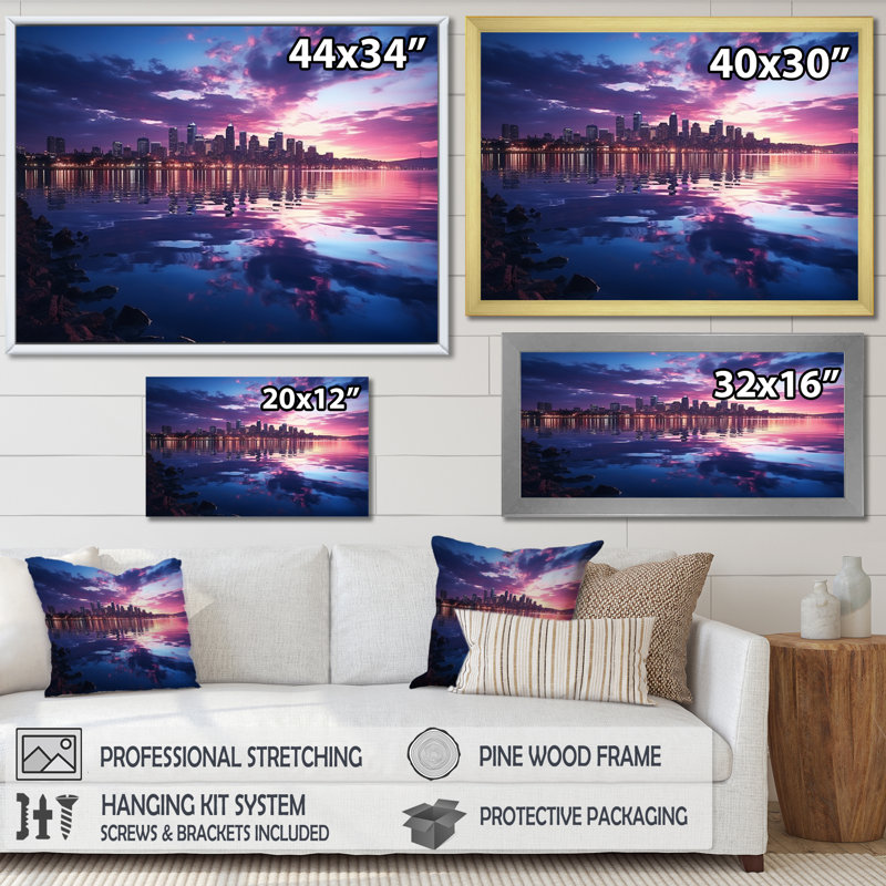 «The City Is In», reproduction sur toile, Encadrement doré, H 16 po x l 32 po x P 1 po