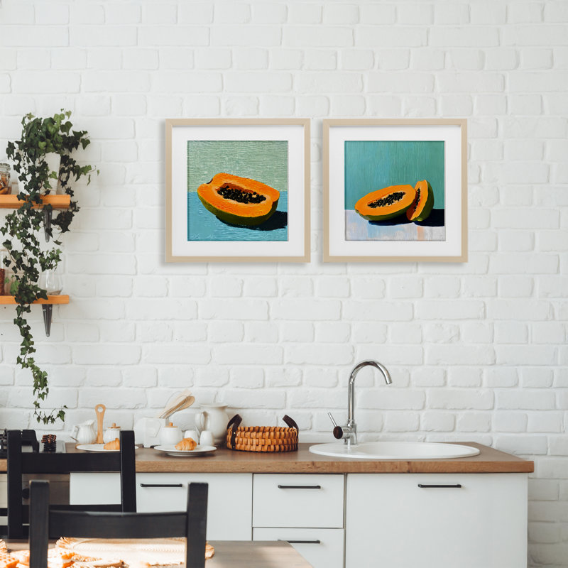«Papaya on Blue Still Life», ensemble de 2 reproductions encadrées sous verre, design par Walker Noble, H 13 po x l 13 po
