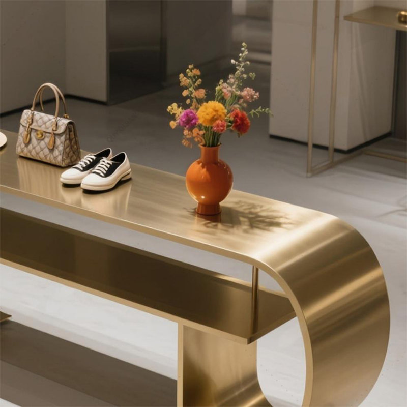 Table de présentation Gold Gold, H 27,56 po x l 47,24 po x P 15,75 po