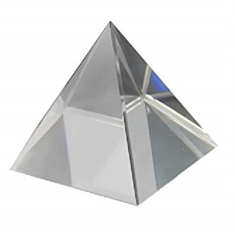 Pyramide de cristal