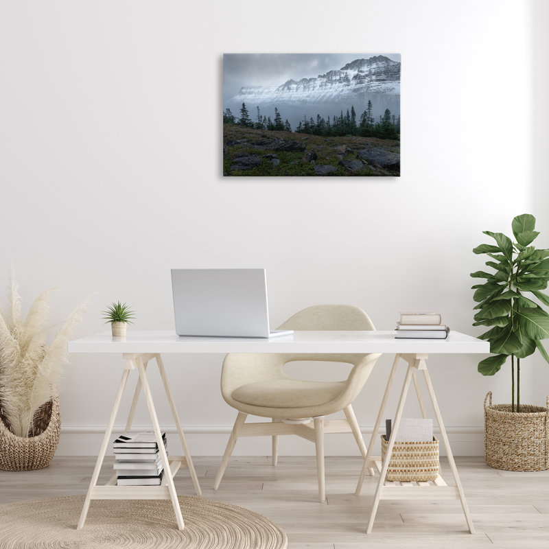 «First Snow Mountains», art mural sur toile par Hunter Page, H 20 po x l 30 po