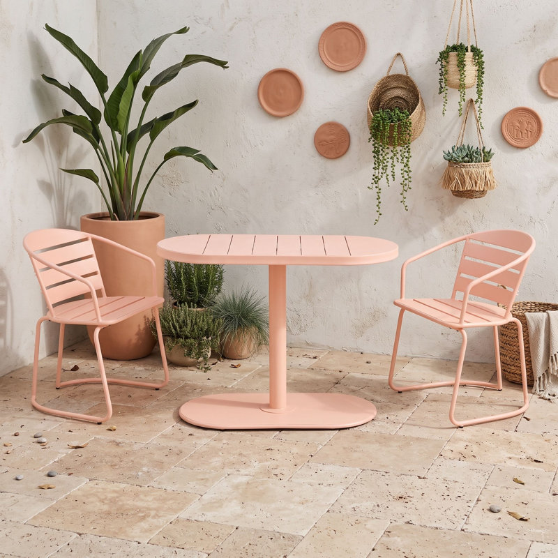 Ensemble bistro 3 pièces en fer avec table ovale et deux chaises à lattes pour le jardin ou le balcon, Corail