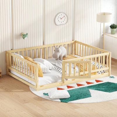 Lit double Montessori avec lattes, clôture et porte pour enfants, fabrication en bois de pin durable