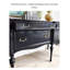 Console Ornate noire avec quincaillerie dorée et détails sculptés-725238265