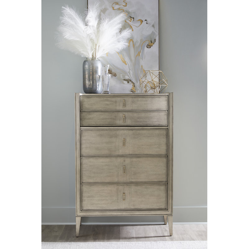 Commode Cove