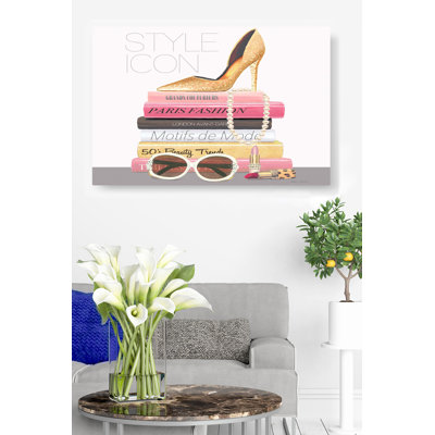 Fashion Paris, Style, Chaussures, Lunettes de soleil, Rouge à lèvres, Collier de perles, Livres, Style icône texte