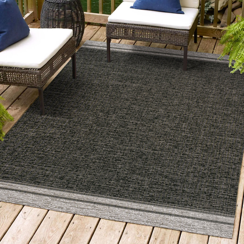 Alda Modern Minimalist Mingled Solid Black/Cream Indoor/Outdoor Rug, Rectangle 4' x 6'