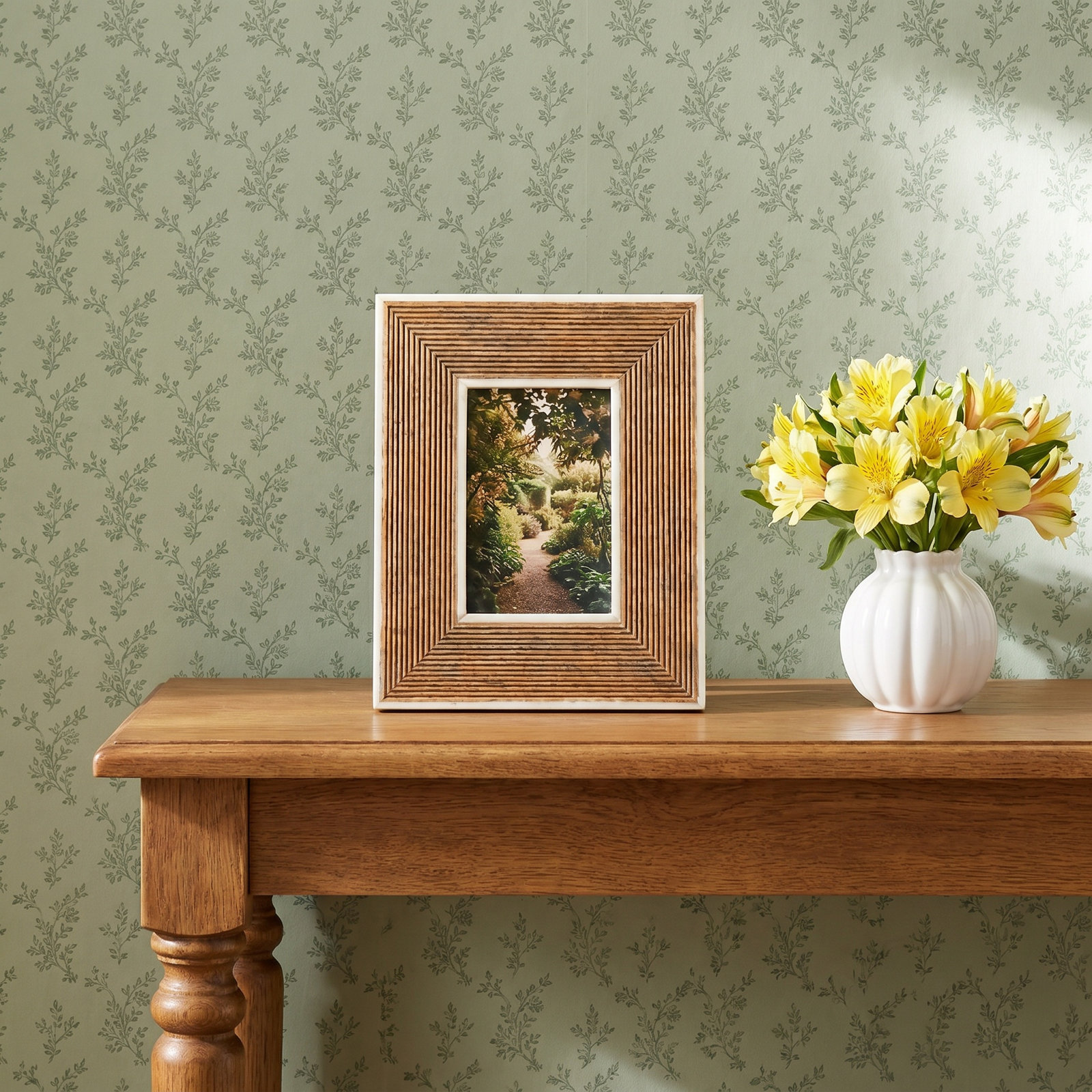 Pendley Beveled Picture Frame