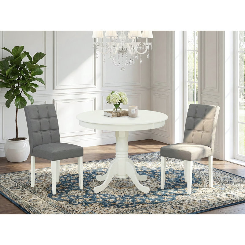 L'ensemble de 3 tables de cuisine comprend une table en bois et 2 chaises individuelles en tissu de polyester gris platine avec dossier élégant - finition lin blanc