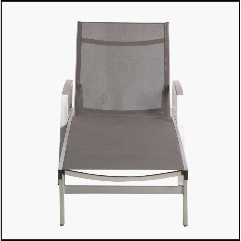 CHAISE LUNGE