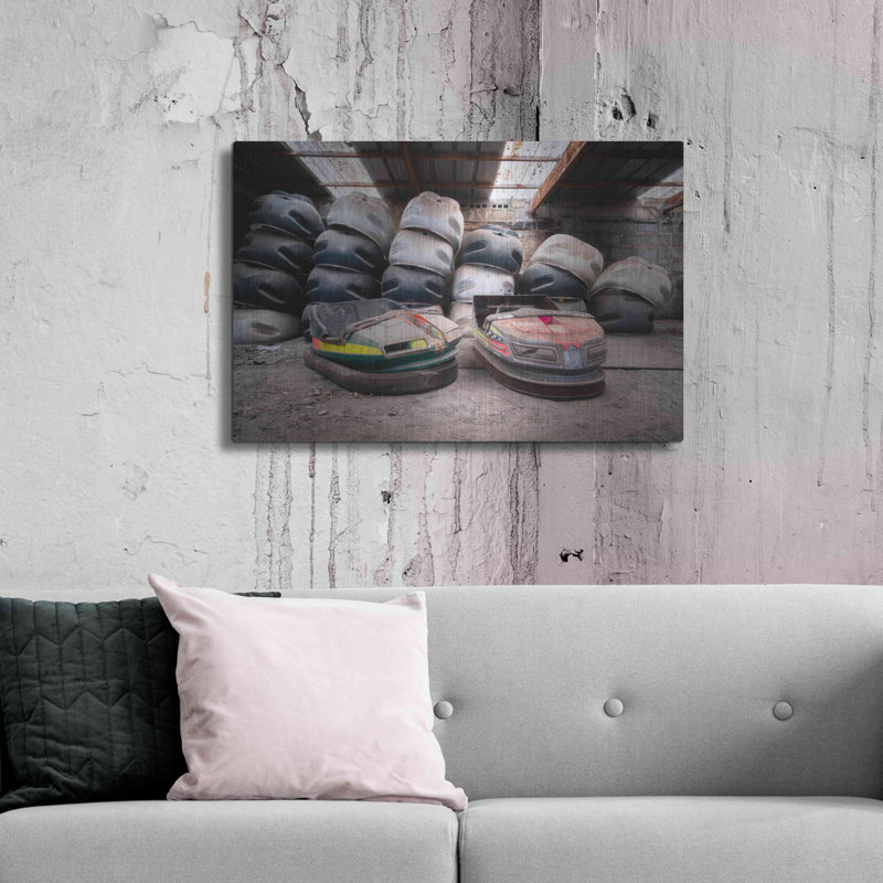 «Bumper Cars» par Roman Robroek, H 24 po x l 36 po