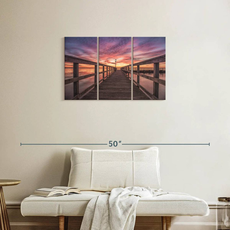 Service attrayant I, 20" H x 33" W