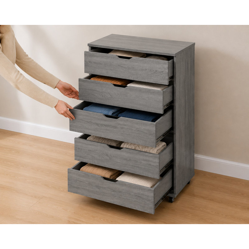 Commode à 5 tiroirs en bois gris moderne 46,46 po avec roulettes pour chambre à coucher, chambre de bébé