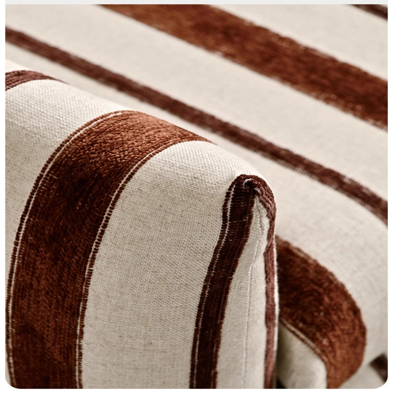 Chaise Comfort en tissu avec structure en bois massif
