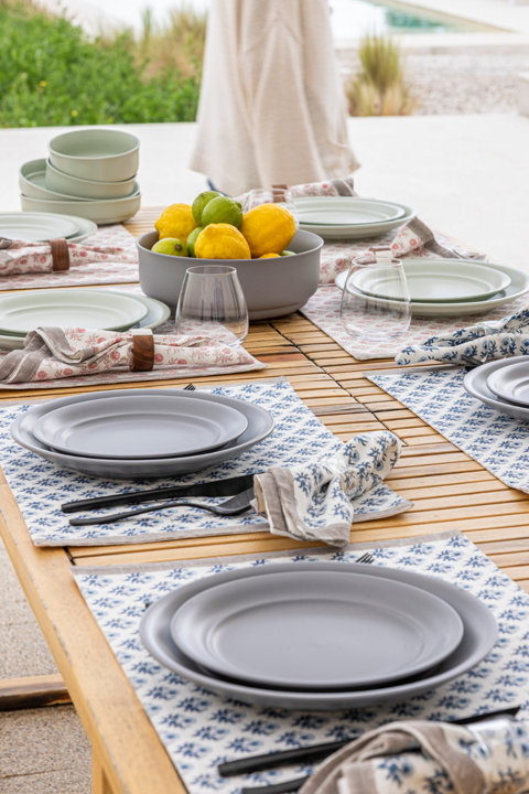 Shop Dinnerware
