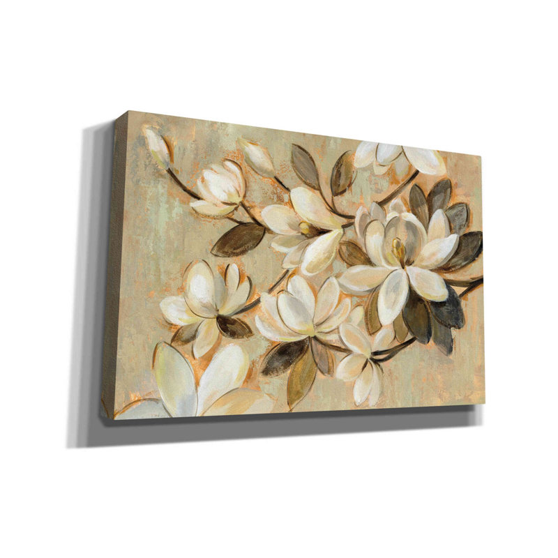 «Magnolia Simplicity» par Silvia Vassileva, art mural sur toile, H 26 po x l 40 po x P 1,5 po