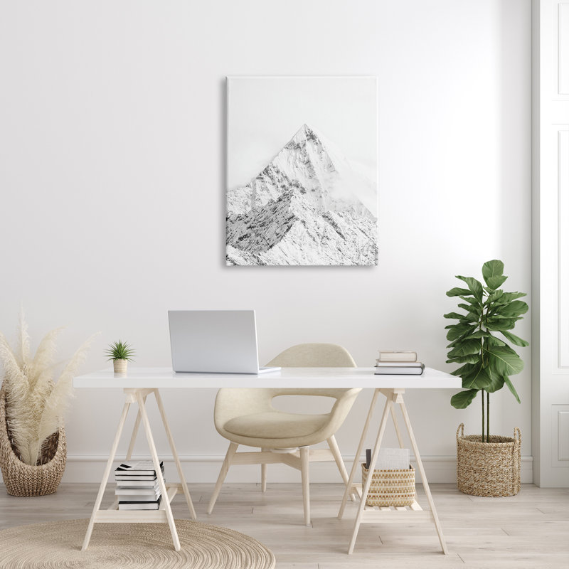 «Snowy Mountain Peak Sharp Lines Black White» par Design Fabrikken - impression, H 40 po x l 30 po, Toile tendue