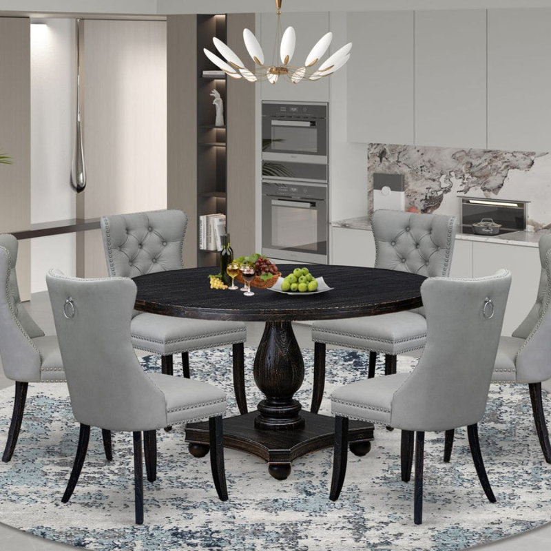L'ensemble de table de salle à manger 7 pièces comprend une table ronde de 54 po avec piédestal et 6 chaises rembourrées en tissu de polyester gris clair, noir sablé