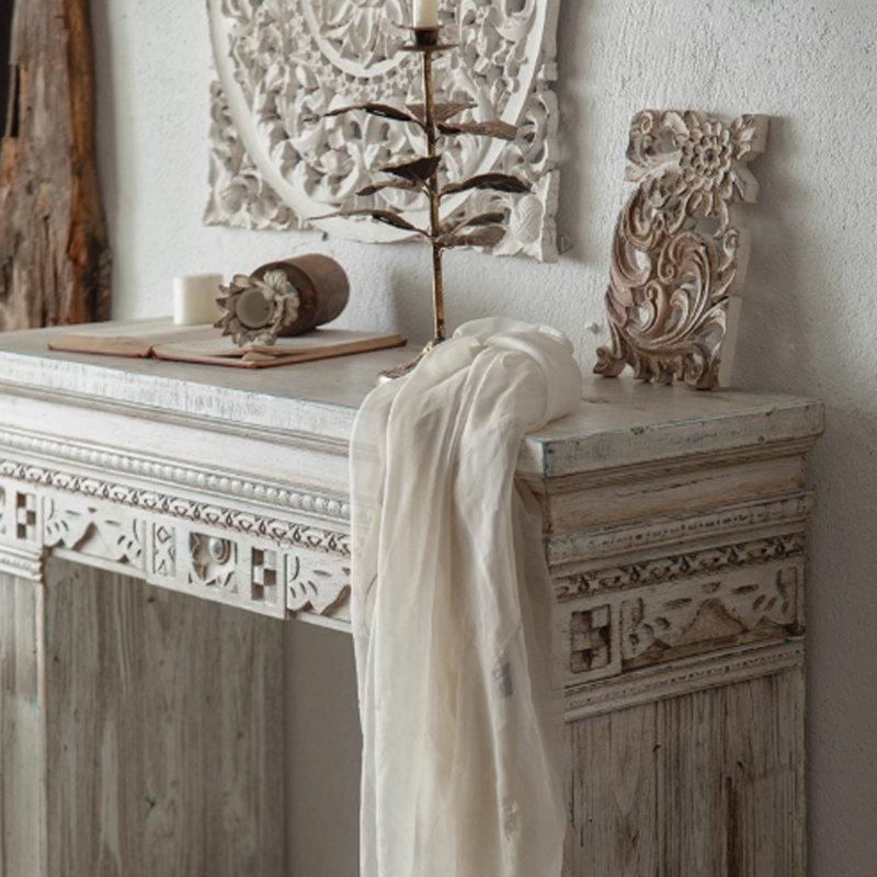 Console de style Wabi-Sabi