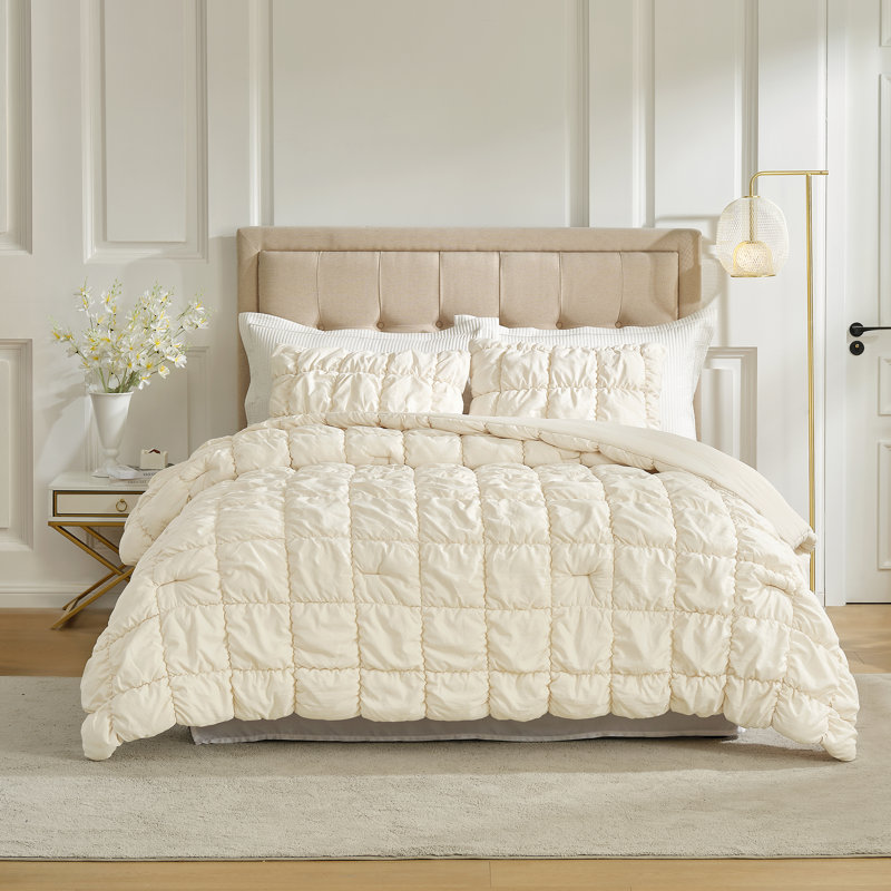 Amélie Home Bubble Textured Comforter Set, Lightweight All Season Bedding with Soft Microfiber Fill, 3, White