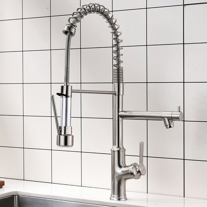 Robinet de cuisine en nickel brossé avec douchette rétractable, profondeur de paquet de 24,8 po, poignée simple, alimentation en eau chaude et froide, évier coulissant élégant, poids de 7,1 lb, rotation à 360 degrés, débit