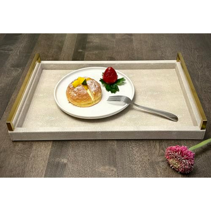 Plateau de service ivoire en cuir chagrin avec poignées dorées, grand plateau décoratif en bois pour table basse de 17,7 po x 11,8 po (ivoire)