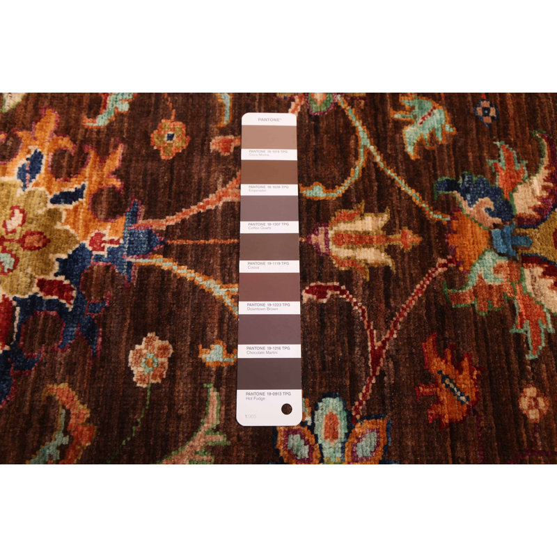 Tapis brun moderne Ersari 5 pi 7 po x 7 pi 7 po