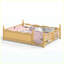 Lit grand format pour enfants Montessori avec garde-corps pleine longueur, à côté d'une bibliothèque, design enfantin, finition en bois naturel-130156401-130156403