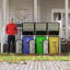 La remise à poubelle permet de ranger 3 poubelles avec tige de support pneumatique, avec portes verrouillables et chaîne de couvercle imperméable, pour patio, jardin, cour arrière, gris-123375741