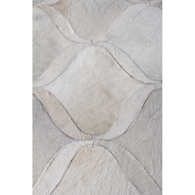 Natural Hide Cowhide Geometric Area Rug in Ivory, Rectangle 9'6" x 13'6"