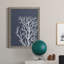 Coraux blancs sur toile indigo bleue C de qualité supérieure - prêts à être accrochés-918046041