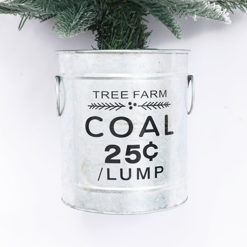 Arbre de Noël illuminé par la neige, 3'