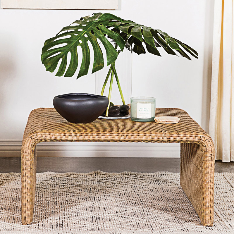 Table basse carrée en rotin tissé