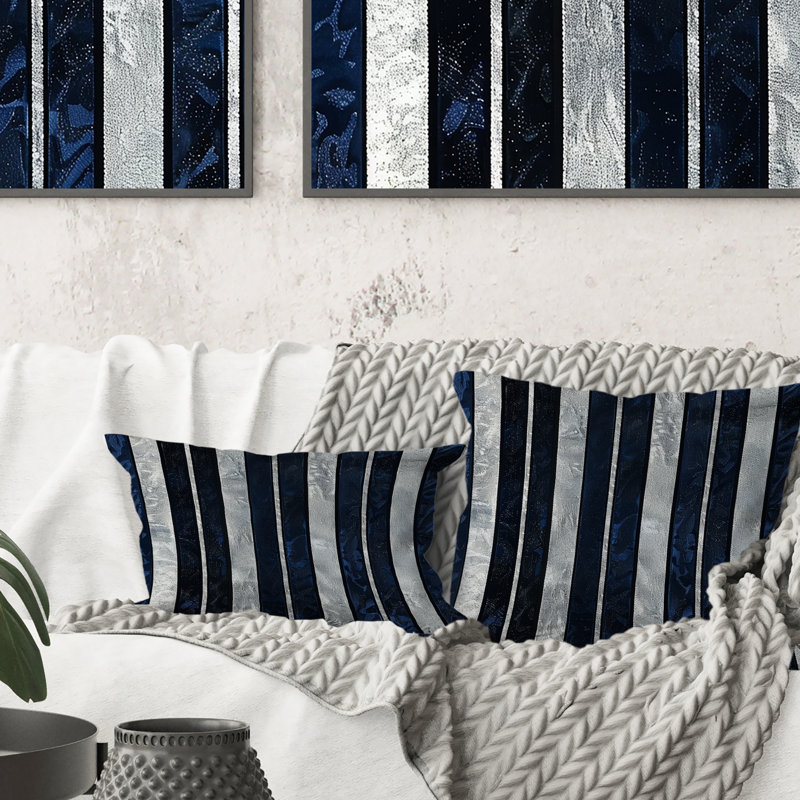 Coussin Glamoureux Pinstripe I - Glam, H 16 po x l 16 po, Bleu / argent