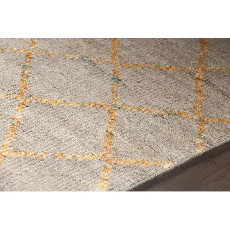 Tapis beige/doré noué la à la main Yoshioka, 7 pi 9 po X 10 pi 6 po