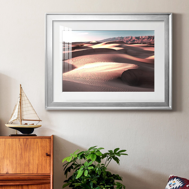 Toile encadrée de qualité supérieure Mojave au coucher du soleil - prête à être accrochée, H 22,5 po x l 30,5 po x P 1 po
