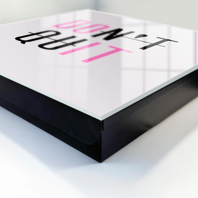 Wall mounted key box, Opens to the right, 30x30x5, Black, Inspiring text and contrasting colors, 