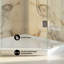 Receveur de douche d'angle Marquette 36 po x 36 po à seuil unique et bonde centrale, blanc brillant