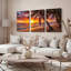 Ensemble de 3 tableaux sur toile représentant un coucher de soleil tropical sur la plage avec des palmiers-789623208