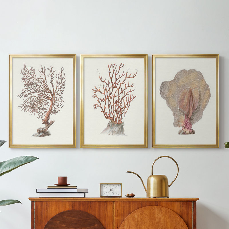 Terra Cotta Coral I - Toile tendue avec châssis sur mesure - 3 pièces, H 21 po x l 30 po, Doré