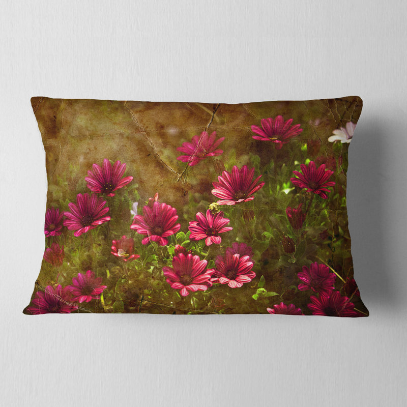 Coussin de jardin floral avec peu de fleurs