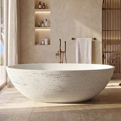 Baignoire autoportante 67 po à finition solide en travertin beige chaud 67 po