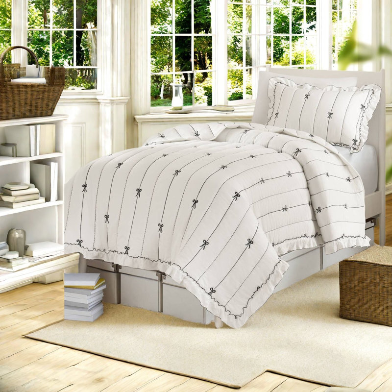 Charming Microfiber Bedding Sets, Romantic Style For Cozy Bedrooms