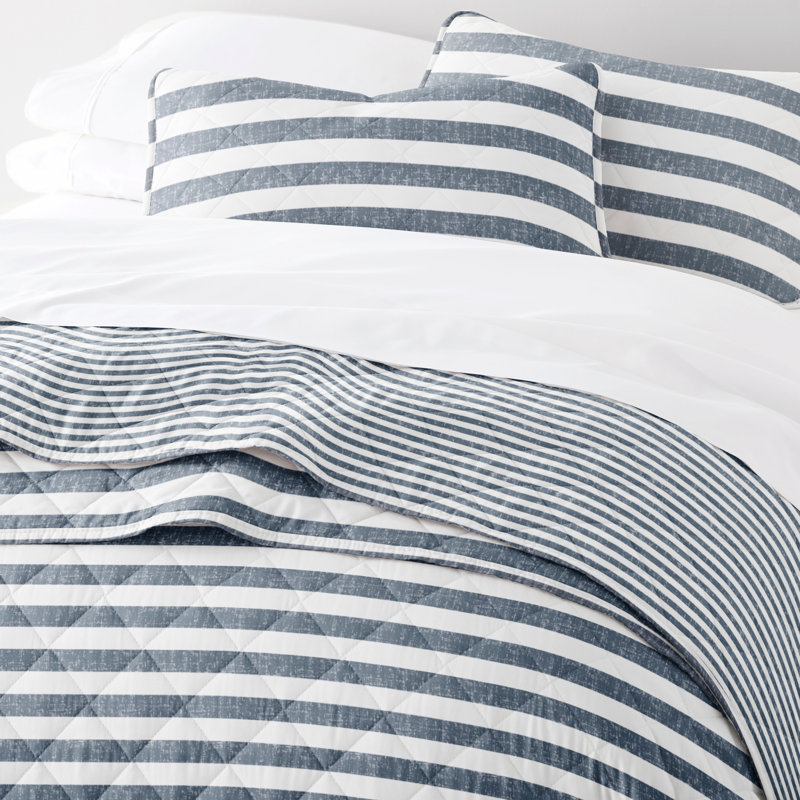 Quilt Set- Lightweight - All Season Coastal Stripe Bedding, King/Cal-King Quilt + 2 King Shams, Dusk Blue