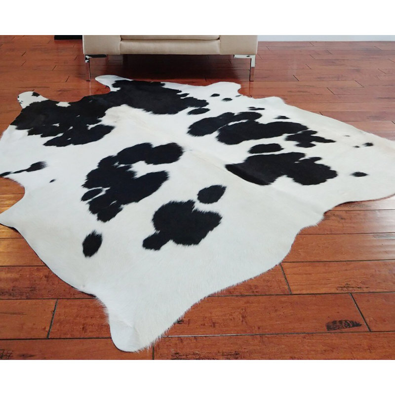 Tapis noir en cuir de vache imprimé à la main Ehrlich