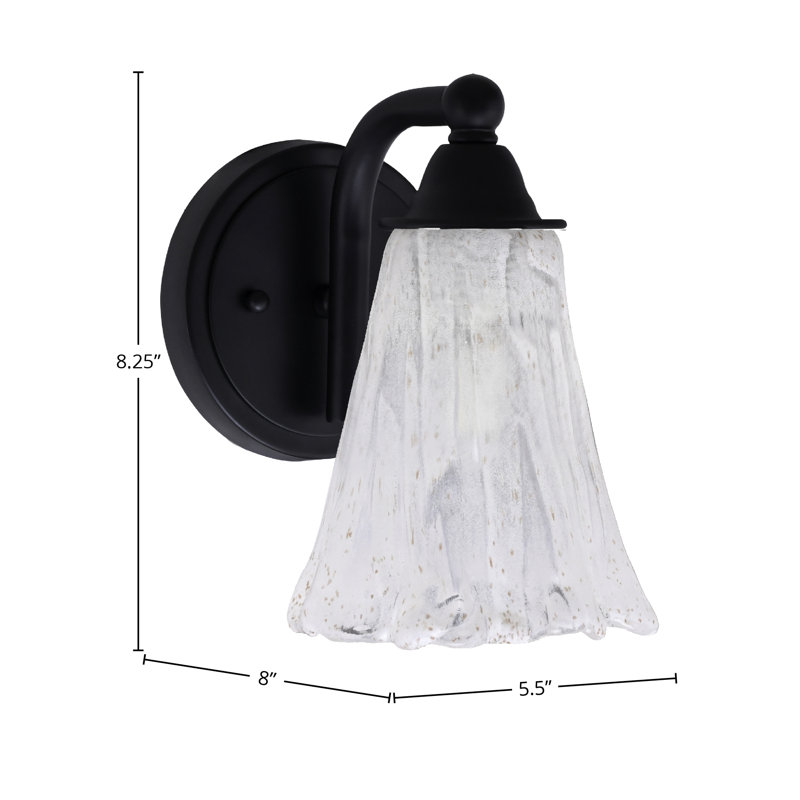 Applique murale Paramount avec fini noir mat et verre à glace italien cannelé de 5,5 po