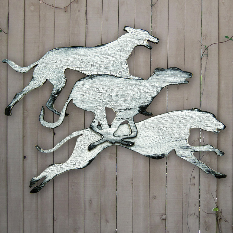 Décoration murale en bois rétro track dogs, H 18 po x l 24 po